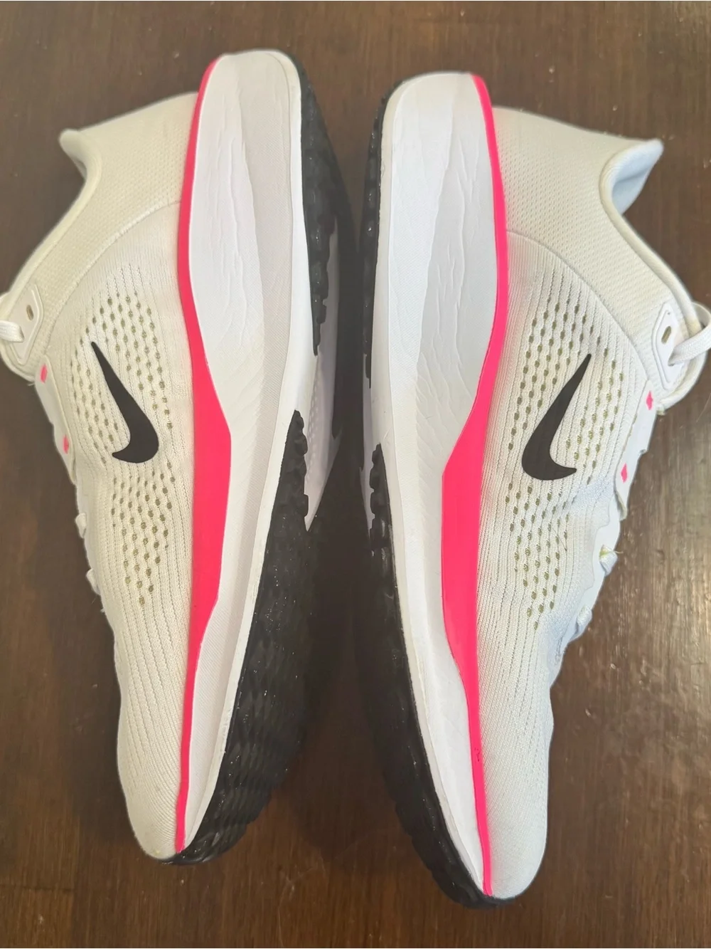 Nike Quest 6 Retro Women's Athletic Running Gym Low Top Sneaker Pink/White 10.5